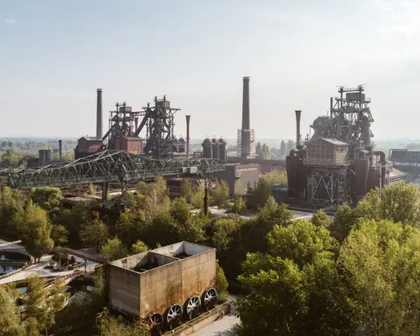 Industriepark Nordrhein-Westfalen: Stahlriesen und grüne Oasen. Tolle Bochum Tipps für Industriekultur und Natur.