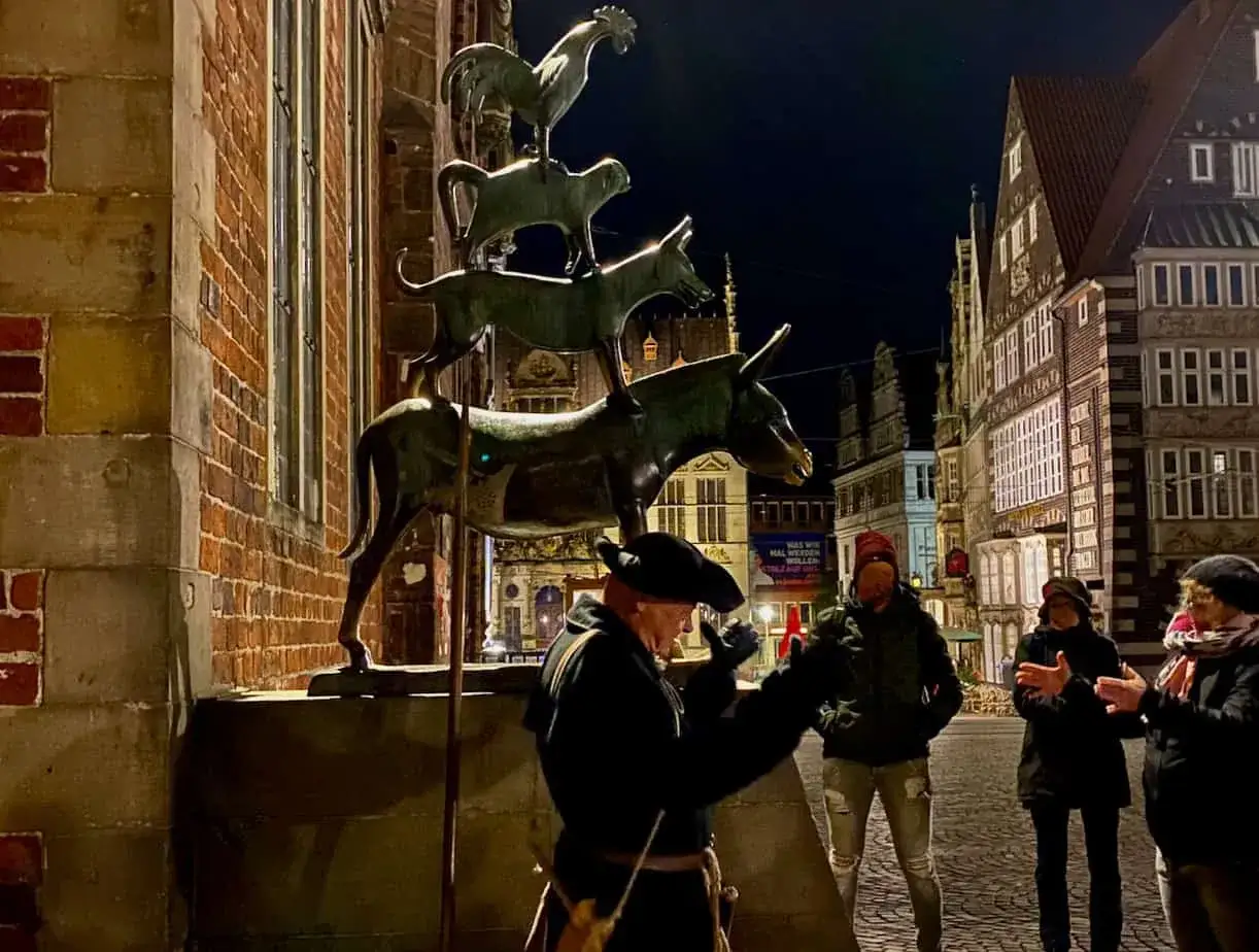 Bremen: Die Bremer Stadtmusikanten, ein Nachtspaziergang und ein Stadtf&uuml;hrer &ndash; so kann man in Bremen viel erleben.